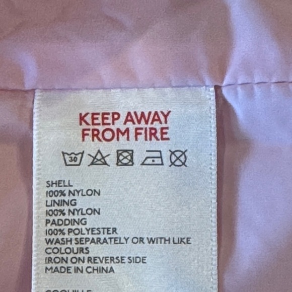 UO Kimichi Blue Pink Floral Quilted Liner  Vest Size Medium - Picture 9 of 13